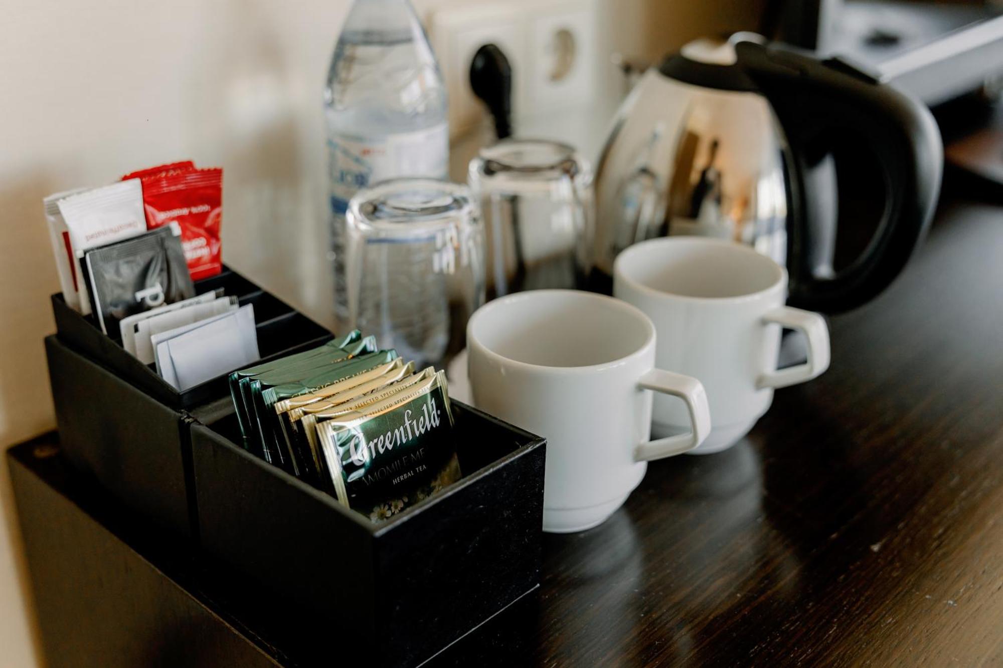Saad Hotel Astana Extérieur photo A coffee tray