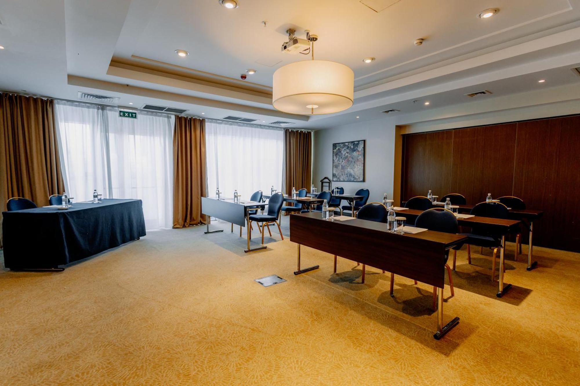 Saad Hotel Astana Extérieur photo Meeting room