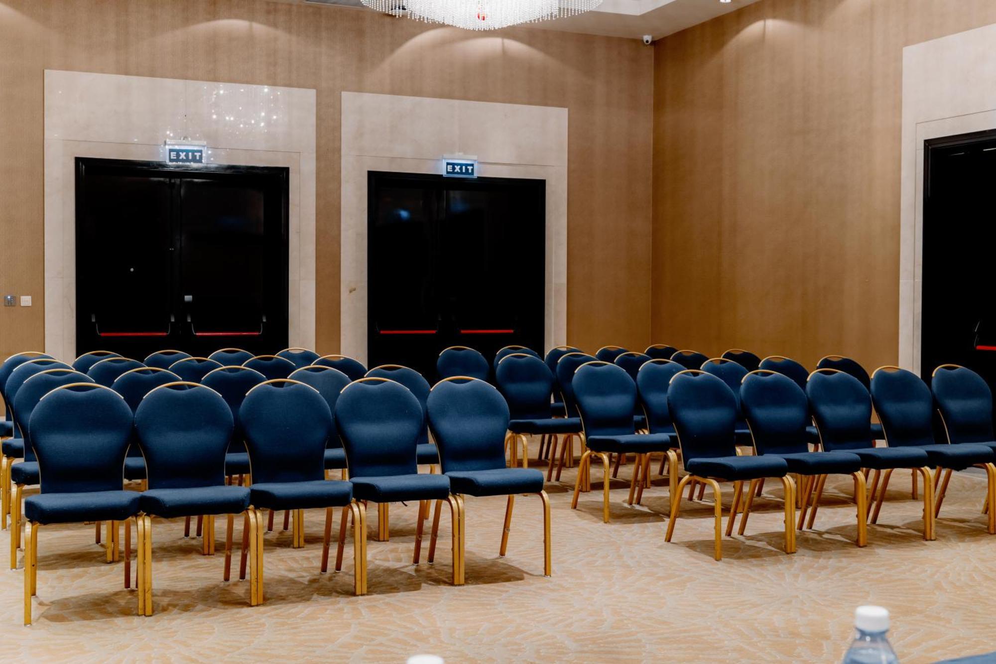 Saad Hotel Astana Extérieur photo The conference room of the hotel