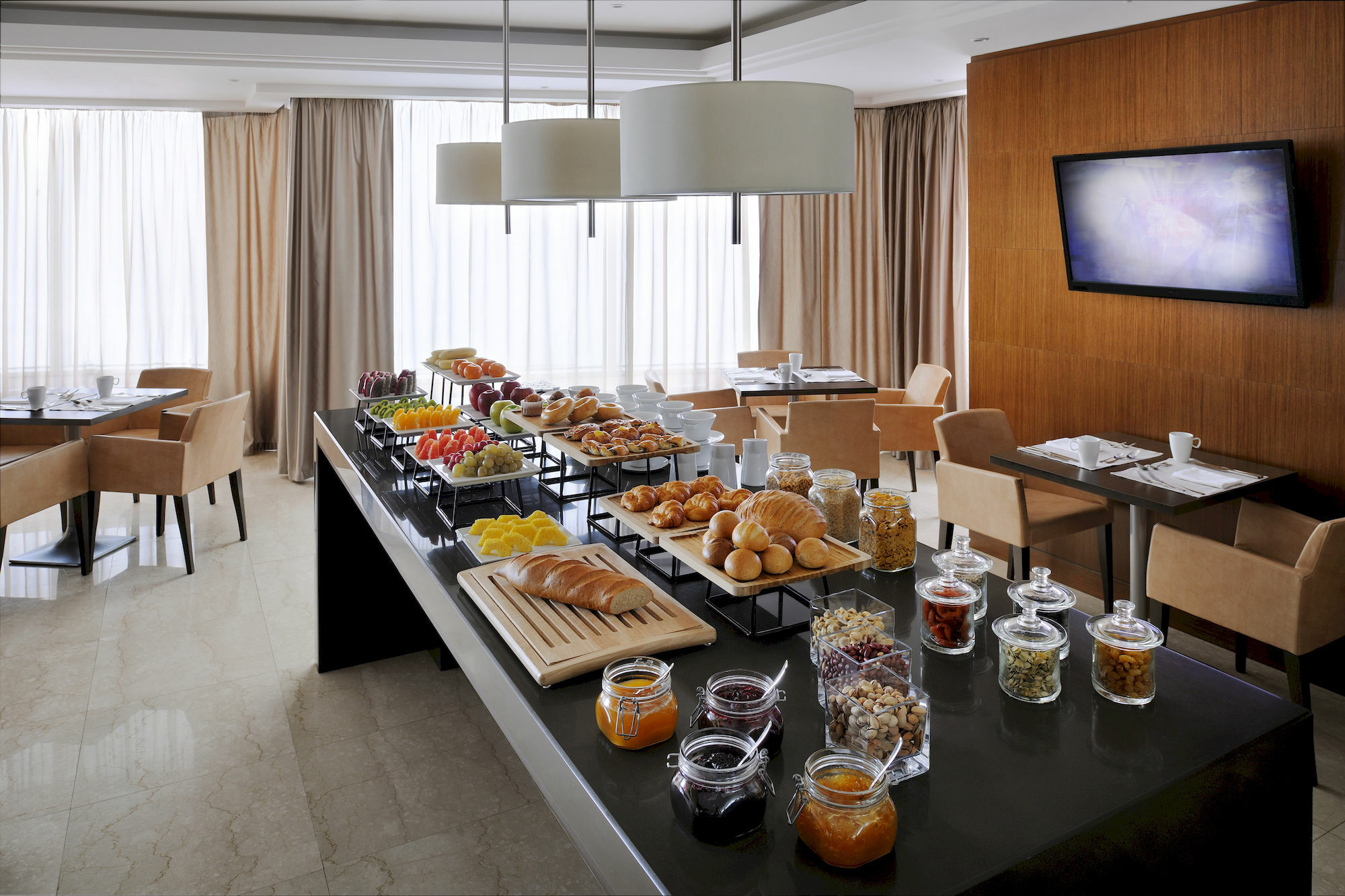 Saad Hotel Astana Extérieur photo A buffet at a hotel